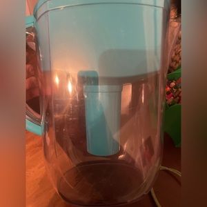 Turquoise Brita pitcher XL capacity water filtration holds 10 cups!